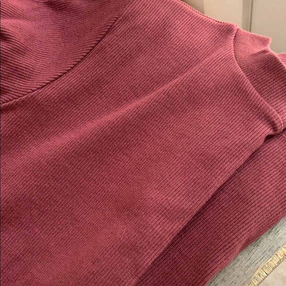 Elegant Burgundy Dress - Picture 6 of 7